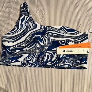 New with tags Aqua Athletic size M sports bra